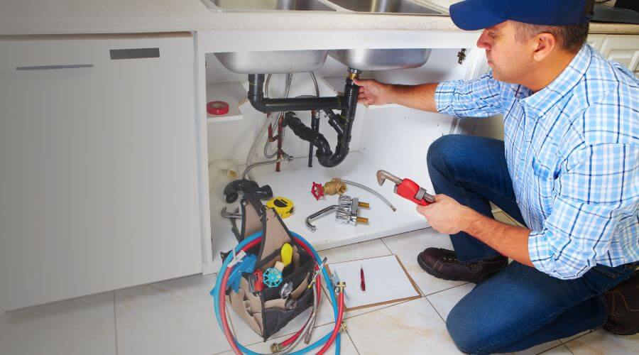 Expert burst pipe repair services in Farmdale, OH